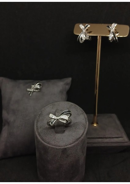 Siyah Kurdele Gümüş Takı Seti - Kolye Ucu, Küpe ve Yüzük - Şık ve Zarif Tasarım fiyatları