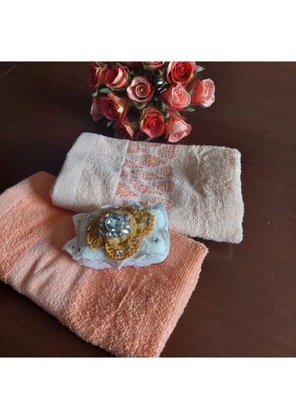 Hediyelik Küçük Havlu Set (30X50 Havlux2 + El Yapım Süs Kokulu Sabunx1) fiyatları