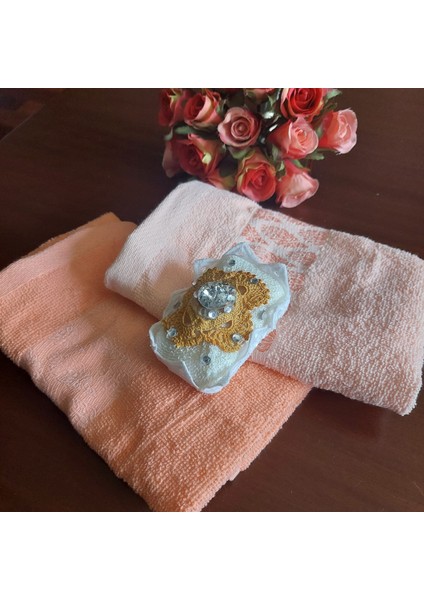 Hediyelik Küçük Havlu Set (30X50 Havlux2 + El Yapım Süs Kokulu Sabunx1) fiyatları