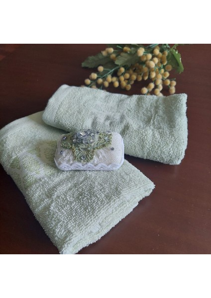 Hediyelik Küçük Havlu Set (30X50 Havlux2 + El Yapım Süs Kokulu Sabunx1) fiyatları