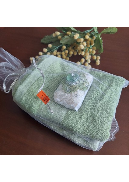 Hediyelik Küçük Havlu Set (30X50 Havlux2 + El Yapım Süs Kokulu Sabunx1)