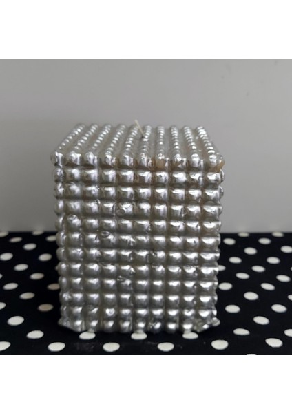 Gümüş Kendinden Desenli Kare Gerçek Mum 10X10CM Dekoratif Hediyelik Fitlli Çok Kaliteli 1 Adet