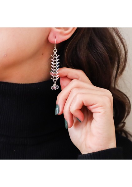 Mat Gümüş Kaplama Zincir Formlu Kristal Taşlı Avangart Küpe