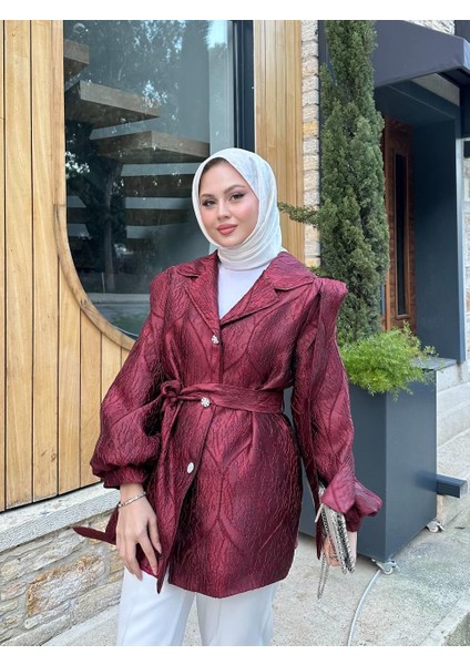 Balon Kol Düğme Detaylı Astarlı Jakar Ceket Tesettür Uyumlu Jakar Dokuma Kemerli Ceket fırsatları
