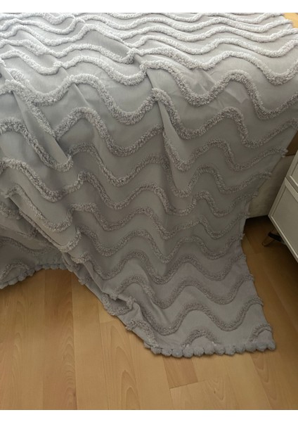 Ponpon Detaylı Çift Kişilik Pamuklu Premium Yatak Örtüsü Pike 240 x 260 - 1 Adet - Çift Kişilik Tüm Yataklara Uygun