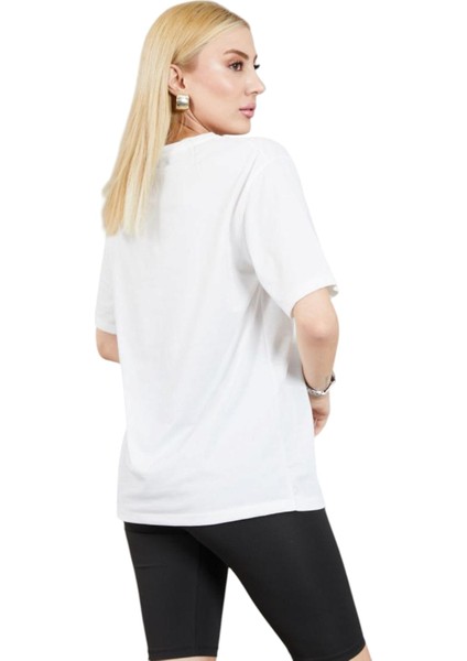 Vişne Baskılı T-Shirt Kadın – Meyve Desenli Yazlık Tişört – Eğlenceli, Renkli, Oversize Stil indirimleri