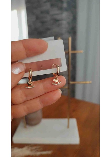 Çelik Kız Çocuk/bebek Küpesi Atlı Model Zirkon Taş Işlemeli Kuyumcu Işçiliğinde modelleri