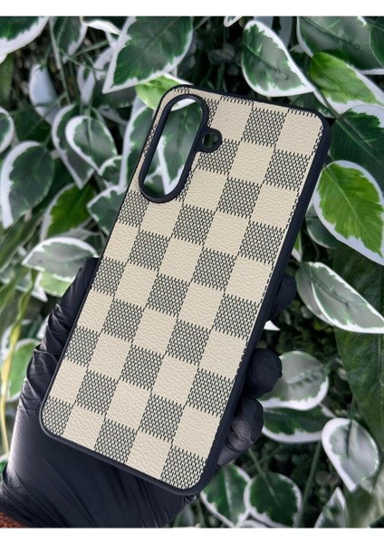 Samsung Galaxy S25 Dama ve Leopar Desenli Kılıf