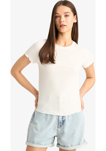 Fitted Bisiklet Yaka Basic Düz Kısa Kollu Beyaz Tişört fırsatları