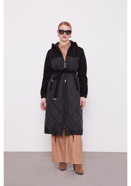 Siyah Kapitone Kaşeli Kuşak Detay Mont