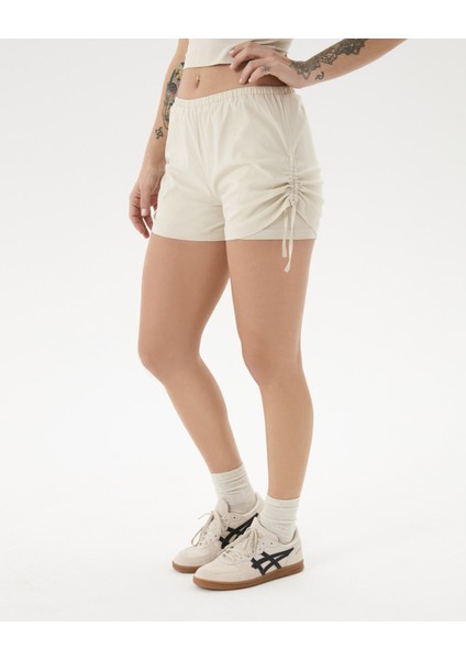 Kadın Krem Çift Katlı Büzgülü Şort - Organik Pamuk ve EcoVero™ Viskoz, Yüksek Bel, Arka Cepli, Yandan Büzgülü, Spor ve Günlük Yazlık Mini Şort