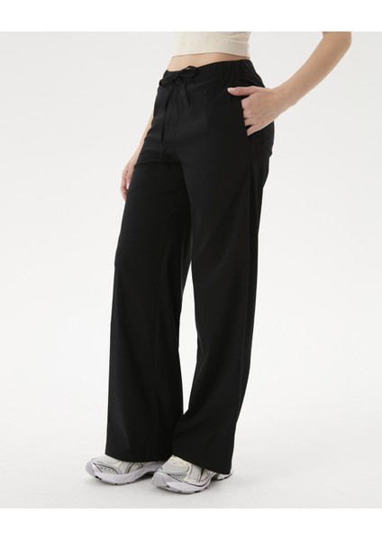 Kadın Siyah Bel Büzgülü Rahat Pantolon - Organik Pamuk, Bol Paça, Hafif ve Esnek Kumaş, Bel Büzgülü, Cepli, Günlük ve Ev Kullanımı İçin Konforlu Pantolon