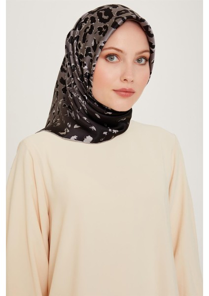 Leopar Desenli Sura Saf İpek Eşarp 9249D 02 38