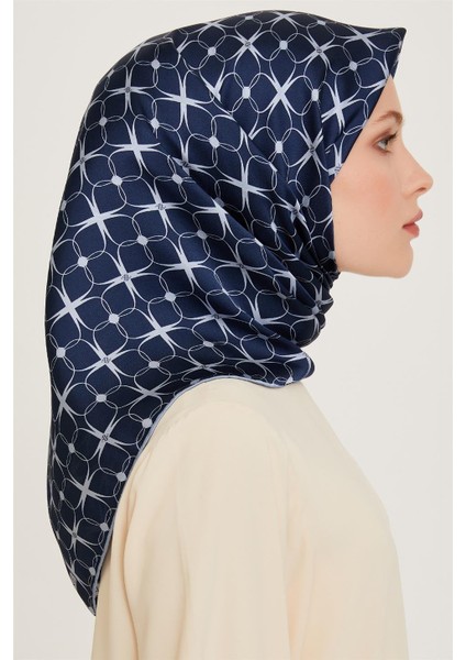 Monogram Desenli Sura Saf İpek Eşarp 9207D 01 33 fiyatları