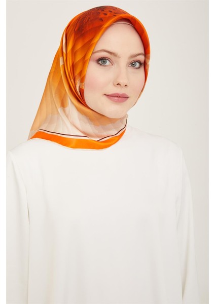 Turuncu Çiçek Desen Sura İpek Eşarp 9100 - 31