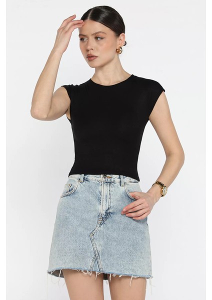 Bisiklet Yaka Sıfır Kol Kadın Tişört P-00016211 fiyatları