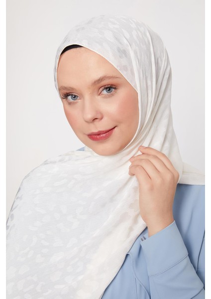 Kırık Beyaz Kendinden Desenli Jakar Capri Şal fırsatları