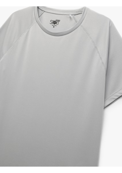 Kısa Kollu Bisiklet Yaka Reglan Kol Arkası Baskılı Slim Fit Spor Tişört