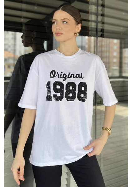 Kadın Ön Baskılı Bisiklet Yaka Oversize Tişört P-00016171