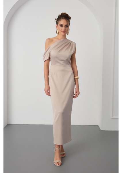 Kadın Bej Degaje Yaka Yırtmaçlı Saten Midi Elbise