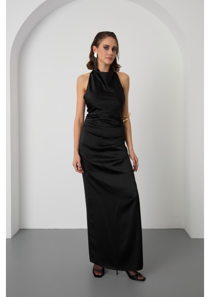 Kadın Siyah Sırt Dekolteli Uzun Saten Abiye Elbise