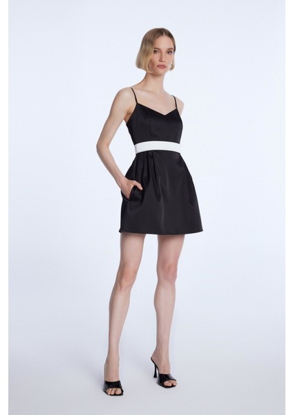 Cepli Minik Tafta Elbise Siyah 12443912000