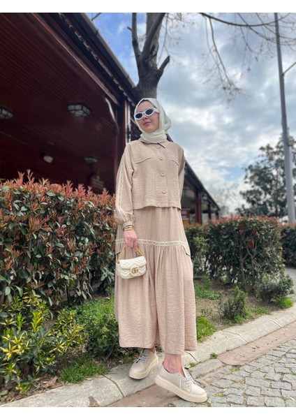 Şerit Detaylı Keten Takım fiyatları