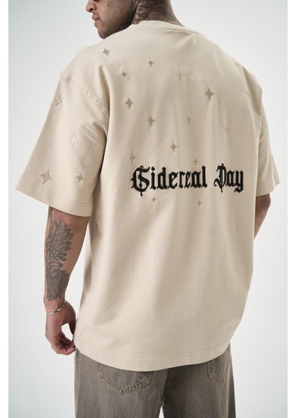 Erkek Sidereal Nakışlı Oversize T-Shirt Bej indirimleri