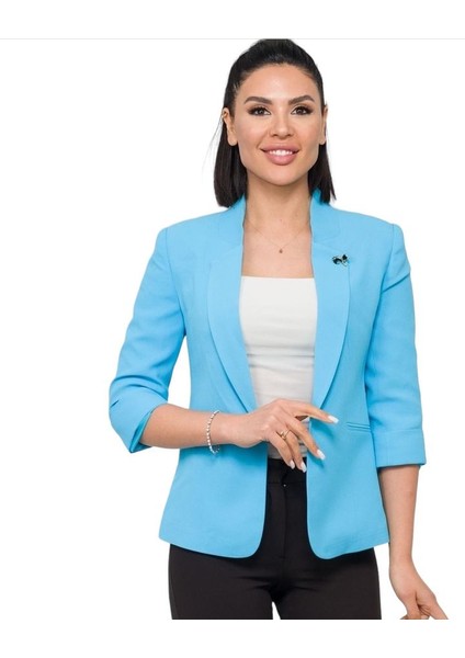 Kadın Bronş Detaylı Truvakar Kol Blazer Ceket