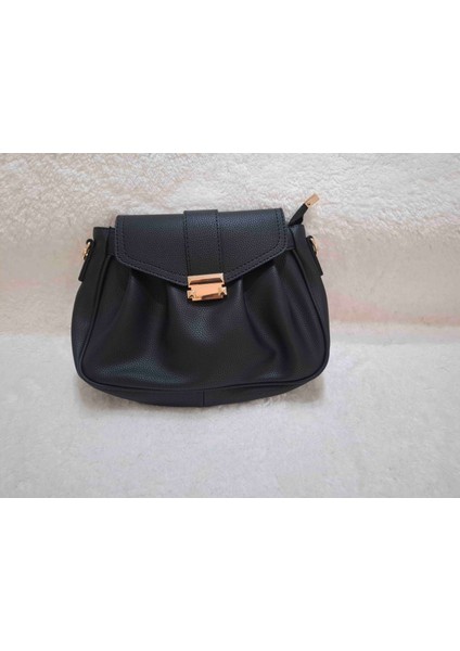 Siyah Omuz Askılı Çanta