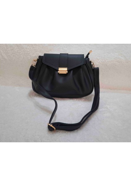 Siyah Omuz Askılı Çanta modelleri