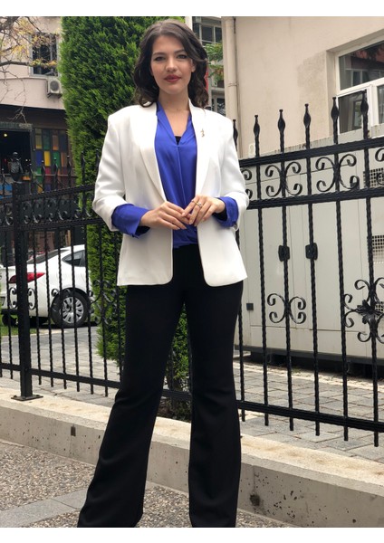 Kadın Bronş Detaylı Truvakar Kol Blazer Ceket