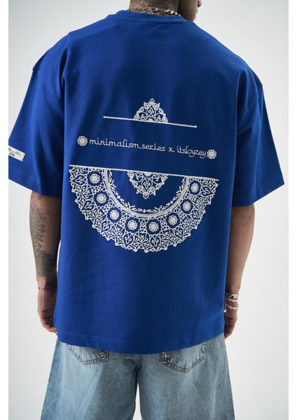Erkek Minimalism Series Nakışlı Oversize T-Shirt Saks fırsatları