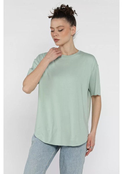 Kadın Oval Kesim Basic Tişört P-00016017