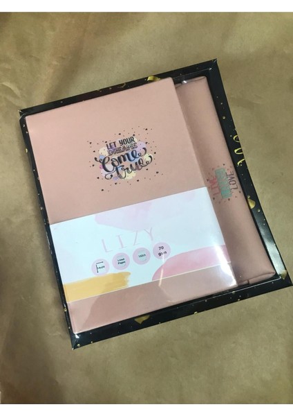 Atakids Lizy Yaşam Motto Baskılı Süresiz Ajanda ve Kalemlik Seti (168 Yaprak 14*20)