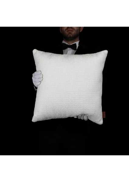Mira Akrilik Pamuklu Keten 50*50 Düz Dikişli Kırlent Beyaz