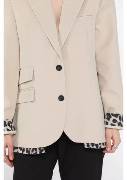 Kadın Astarlı Leopar Detaylı Oversize Blazer Ceket P-00012878