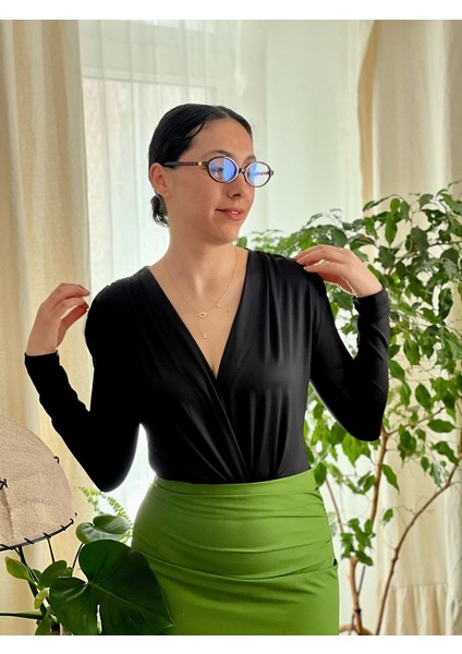 Parlak Siyah Uzun Kollu V Yaka Zıbın Bluz Body