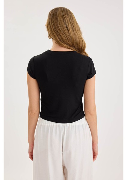 Yuvarlak Yaka Kısa Kol Crop Bluz indirimleri
