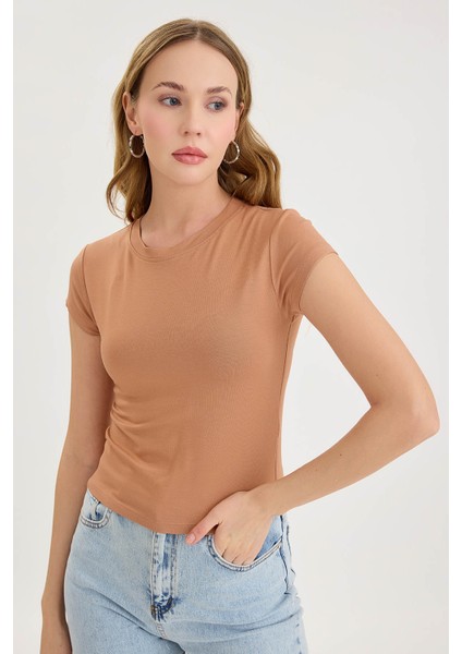 Yuvarlak Yaka Kısa Kol Crop Bluz modelleri