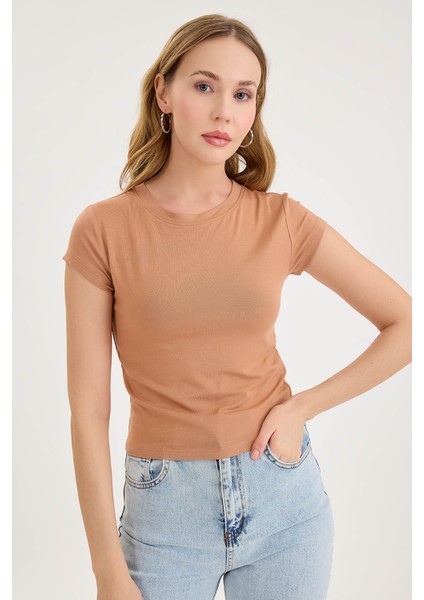 Yuvarlak Yaka Kısa Kol Crop Bluz fırsatları