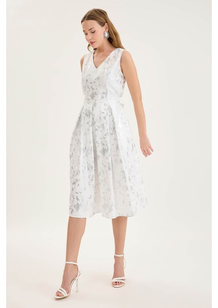 V Yaka Pileli Beli Kuşaklı Simli Elbise modelleri