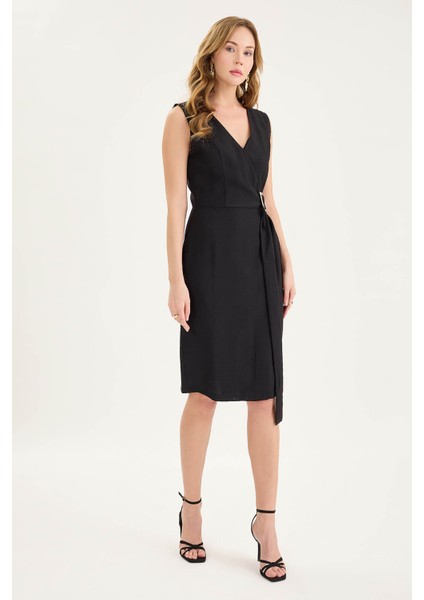 V Yaka Önü Tokalı Sıfır Kol Elbise modelleri