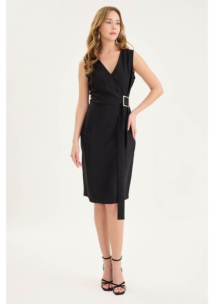 V Yaka Önü Tokalı Sıfır Kol Elbise indirimleri