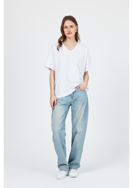 Beyaz V Yaka %100 Pamuk Comfort Fit Tişört 2143M fiyatları