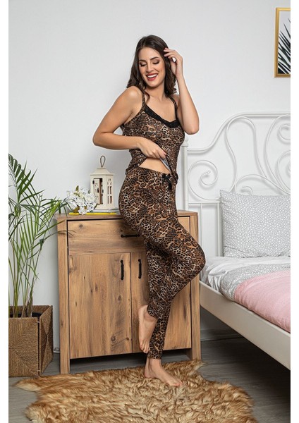 Kadın Leopar Desenli Dantel Detaylı Şortlu ve Taytlı Pijama Takımı 3'lü Set 75000