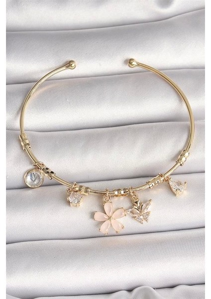 Pirinç Gold Renk Sallantı Pembe Mineli Çiçek Figür Zirkon Taşlı Kelebek Detay Charm Kadın Bileklik