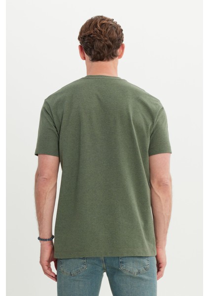 Pamuklu Modern Fit Rahat Kesim Bisiklet Yaka Tişört indirimleri