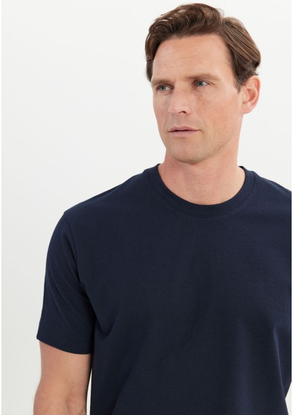 Pamuklu Modern Fit Rahat Kesim Bisiklet Yaka Tişört fırsatları