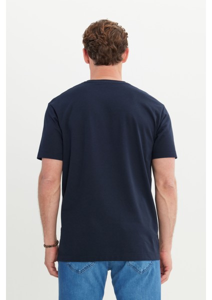 Pamuklu Modern Fit Rahat Kesim Bisiklet Yaka Tişört indirimleri